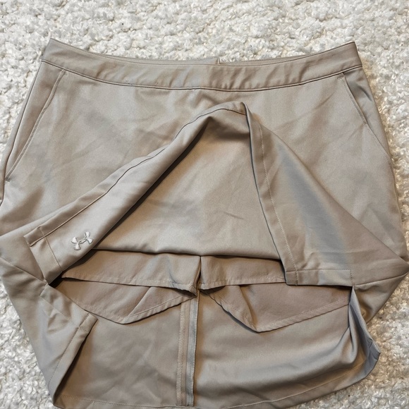 Tan Under Armor Skort - Size 6 - Picture 4 of 5